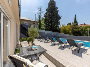 Lovely apartment with swimming pool